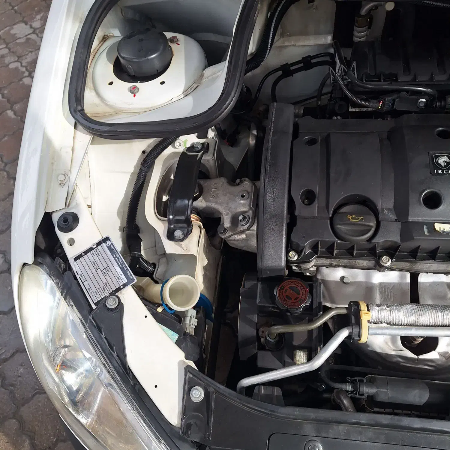 پزو۲۰۶ صندوق‌دار|خودرو سواری و وانت|بروجرد, |دیوار