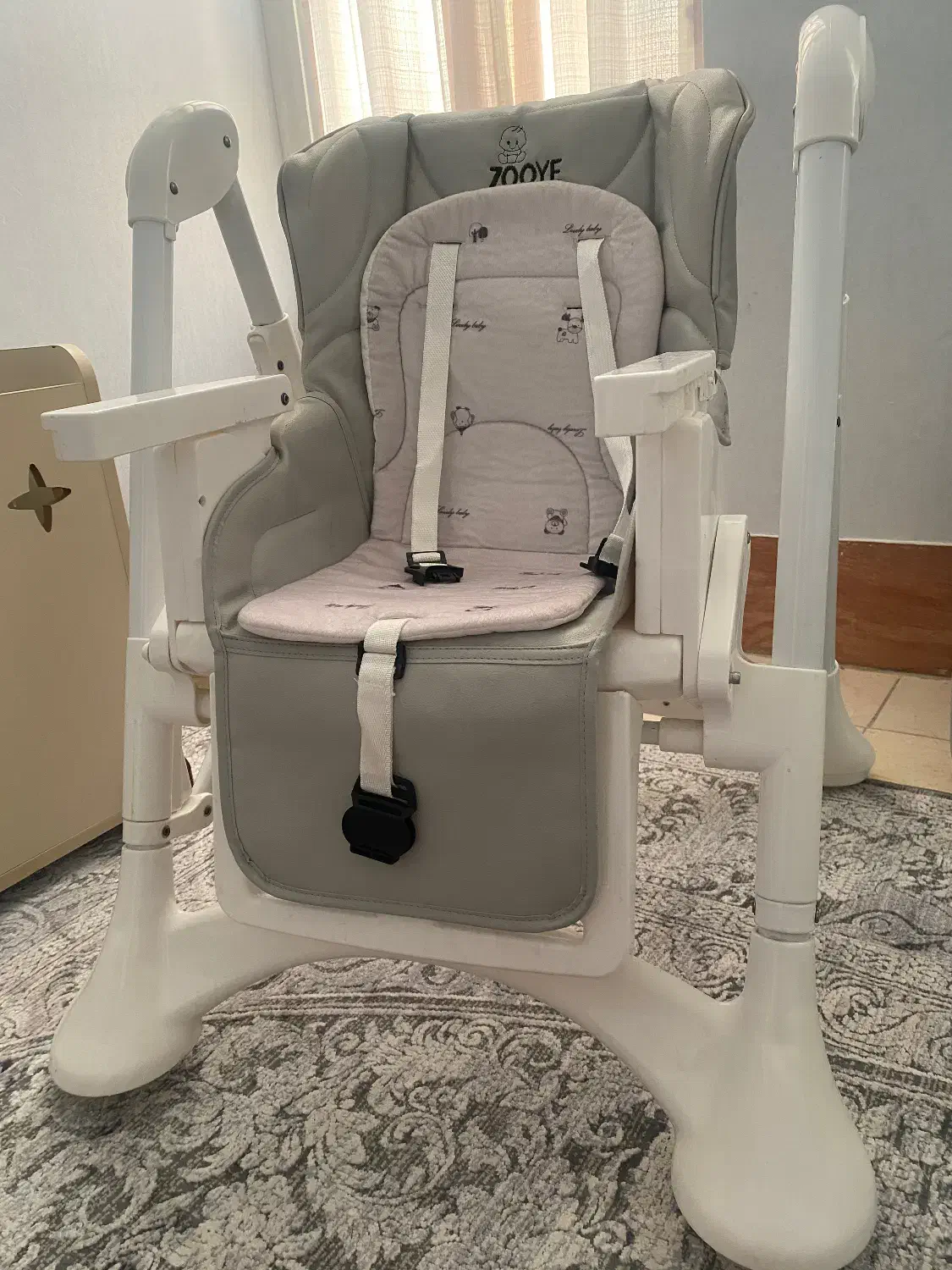 صندلی غذا زویه|تخت و صندلی بچه|قم, انسجام|دیوار