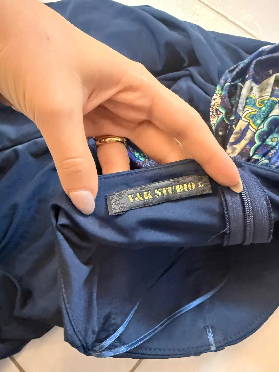 لباس مجلسی|لباس|اصفهان, خرم|دیوار