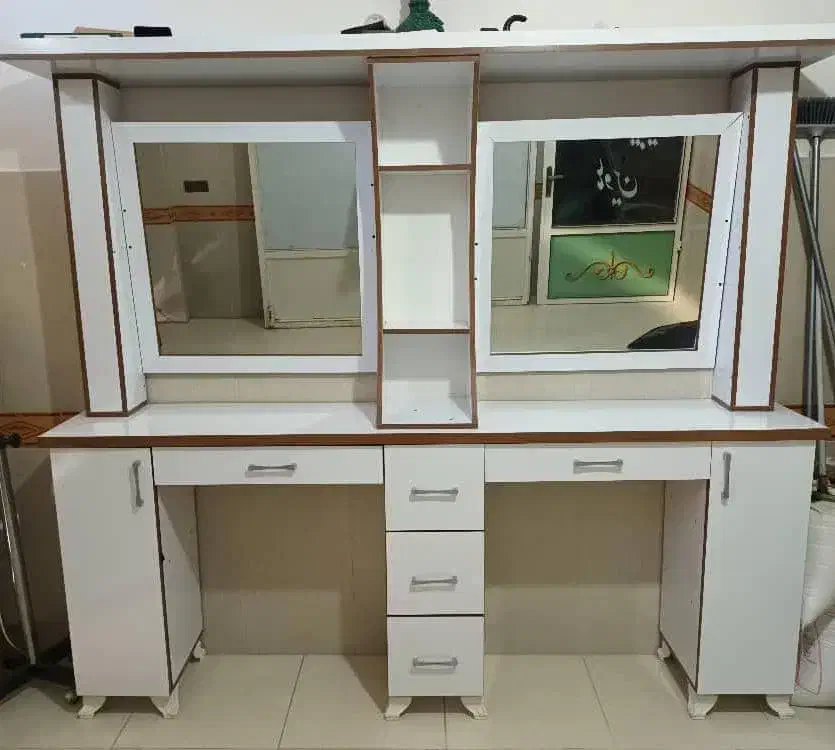 میز و صندلی آرایش|مبلمان خانگی و میز عسلی|ارومیه, |دیوار