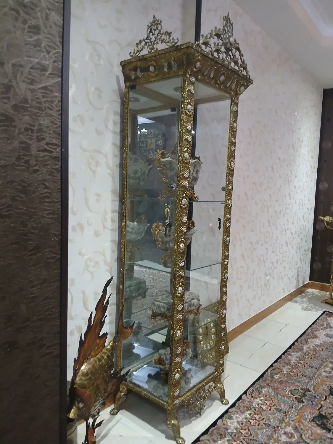 بوفه برنجی اصل و مجسمه ماهی مسی برنجی|بوفه، ویترین، کنسول|کرج, شاهین‌ویلا|دیوار