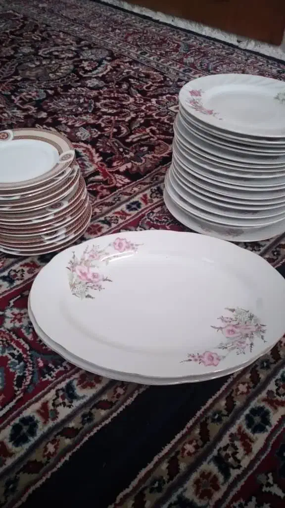 ۳ دست بشقاب برنج خوری ، ۲ دست پیش دستی ، کتری|ظروف سرو و پذیرایی|شازند, |دیوار