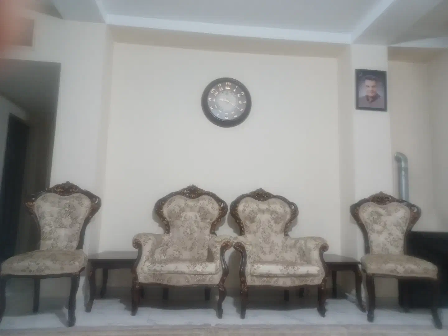 مبل روسی|مبلمان خانگی و میز عسلی|قرچک, مجتمع مسکونی طبیعت|دیوار