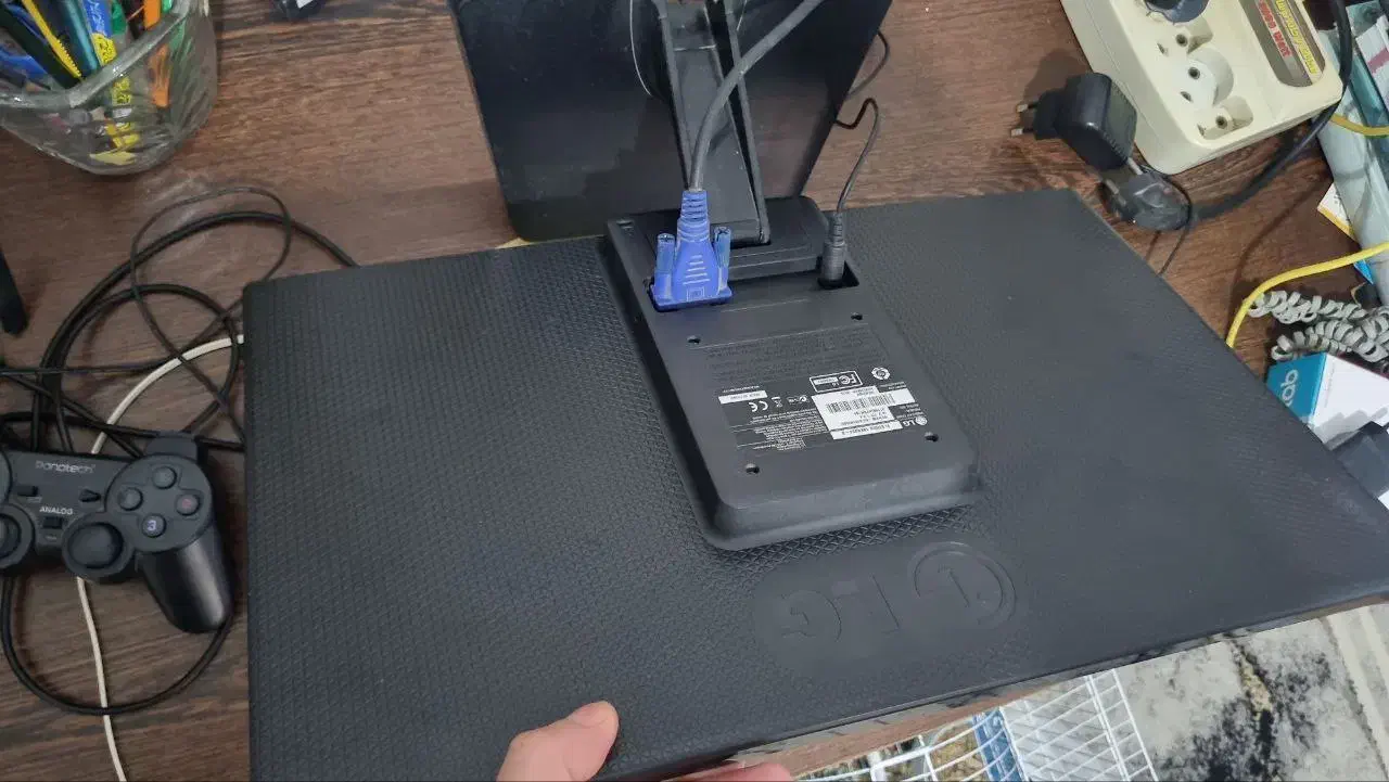 مانیتور LG ۱۹ اینچ|قطعات و لوازم جانبی رایانه|رشت, چله خانه|دیوار