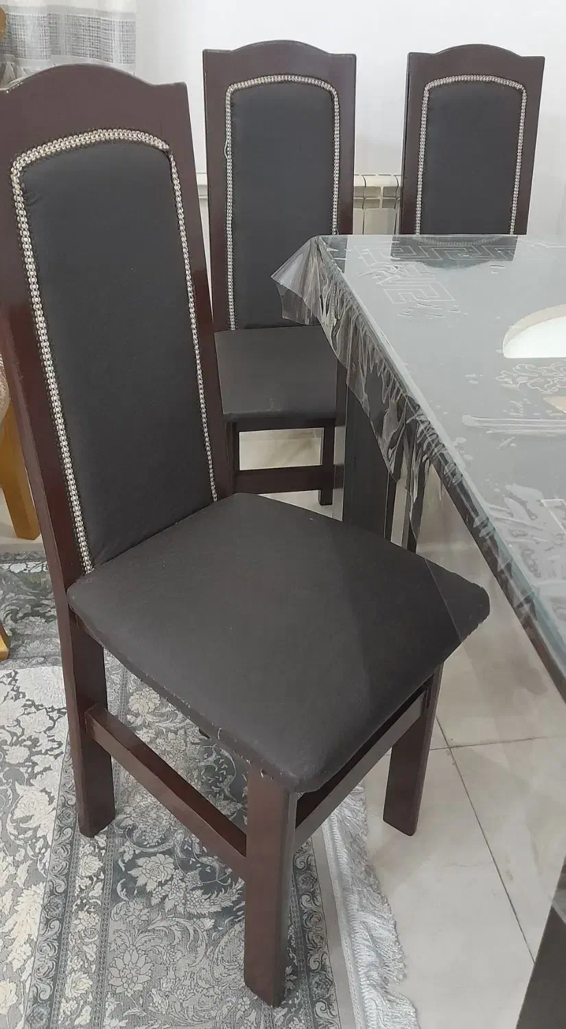 میز ناهار خوری به همراه صندلی|میز و صندلی غذاخوری|صومعه‌سرا, |دیوار