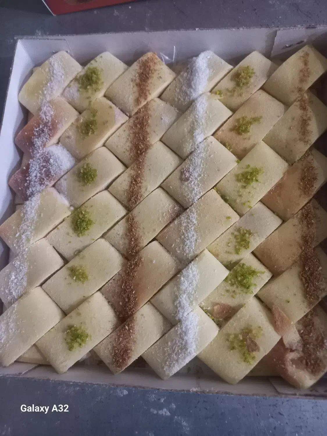 کارگاه کاک پزی|استخدام خدمات فروشگاه و رستوران|کرمانشاه, |دیوار