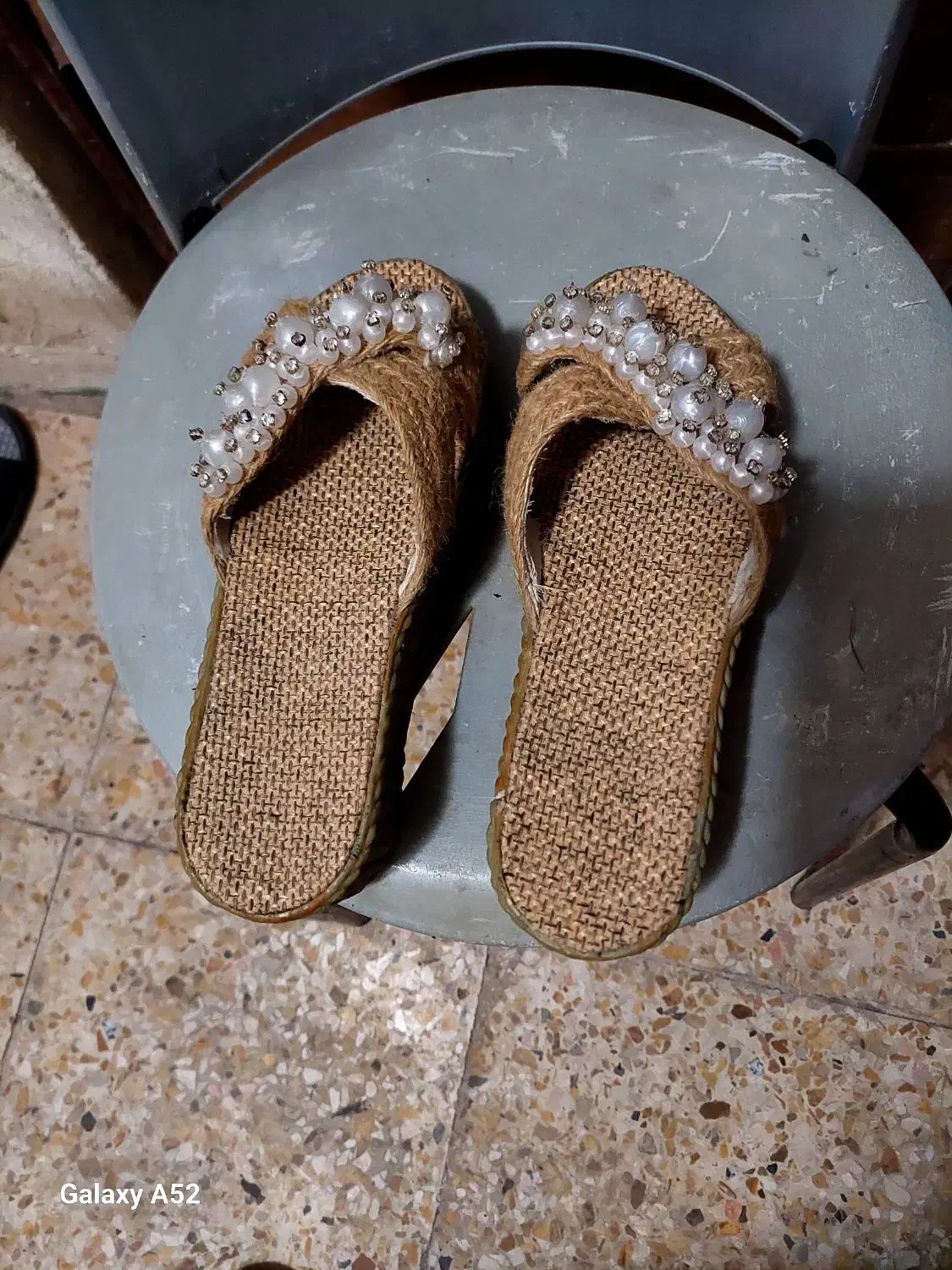 یک جفت صندل  و یک جفت کتونی عروس|کیف، کفش، کمربند|رشت, رودبارتان|دیوار