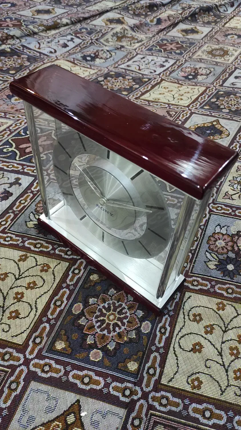 ساعت رومیزی نو همراه کارتن|ساعت دیواری و تزئینی|تهران, یاخجی آباد|دیوار