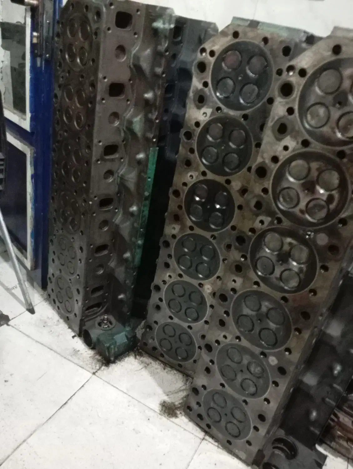 قطعات اصلی ولوو و رنو قادری|قطعات یدکی و لوازم جانبی|مهاباد (آذربایجان غربی), |دیوار