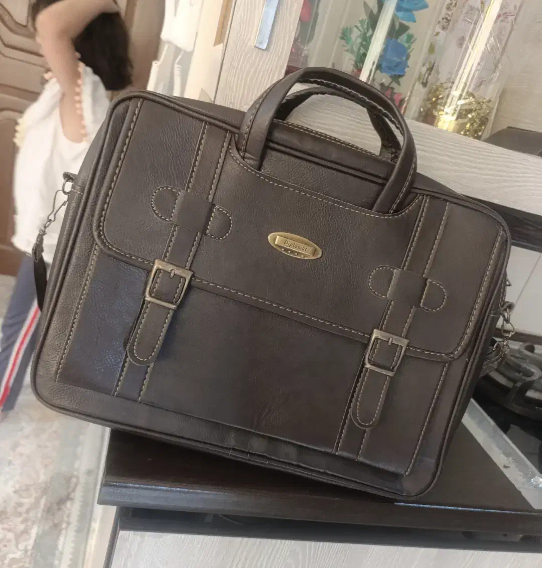 کیف دیپلمات اصل چرم جادار|کیف، کفش، کمربند|اسلامشهر, شهرک قائمیه|دیوار