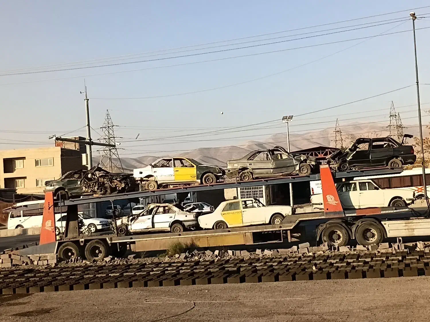 خرید ماشین های فرسوده به بالاترین قمیت|خودرو سواری و وانت|سنندج, |دیوار