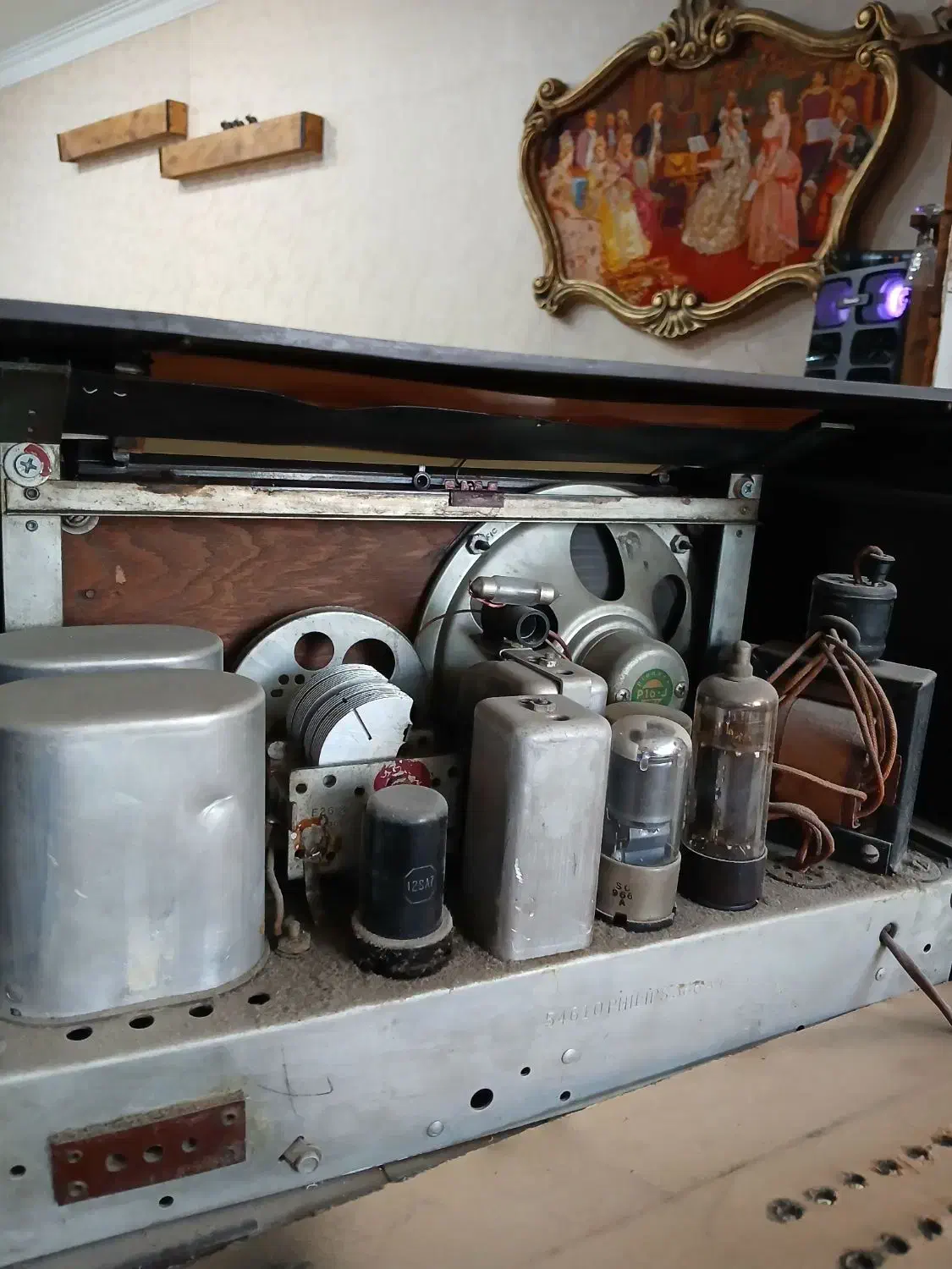 رادیو قدیمی|کلکسیون اشیاء عتیقه|تهران, بیسیم|دیوار