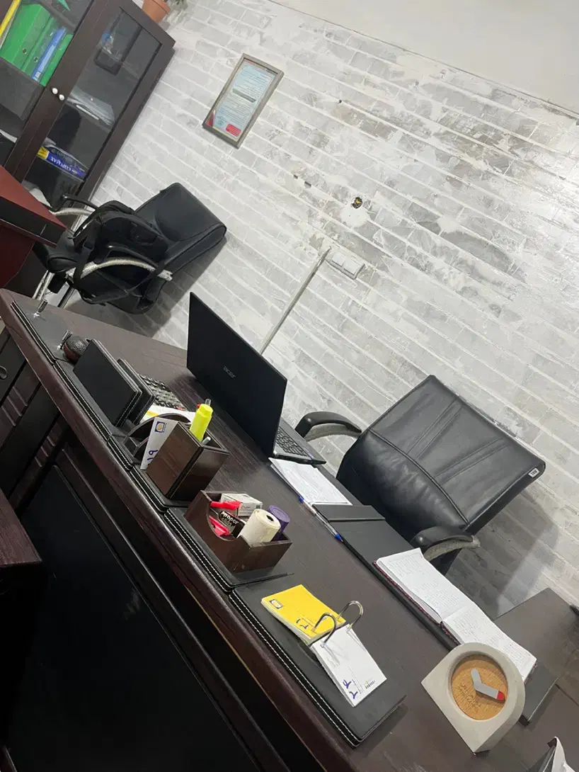 فروش تعدادی میز ، صندلی و کمد|دفتر کار|دزفول, |دیوار