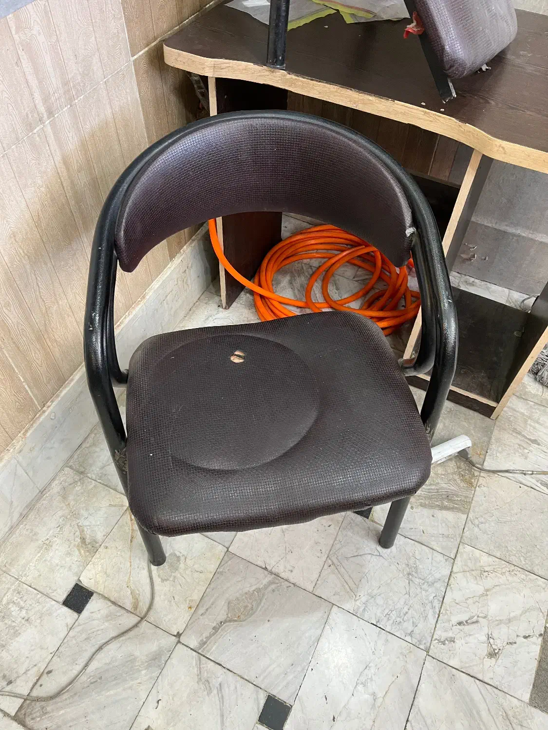 میز و صندلی|صندلی و نیمکت|قم, شاه ابراهیم|دیوار