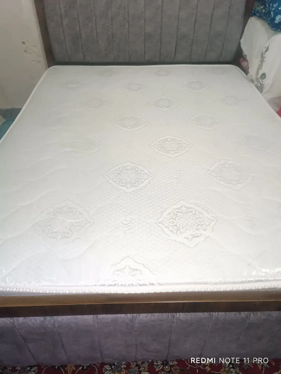 تشک|تشک تختخواب|قم, باغ شریفی|دیوار