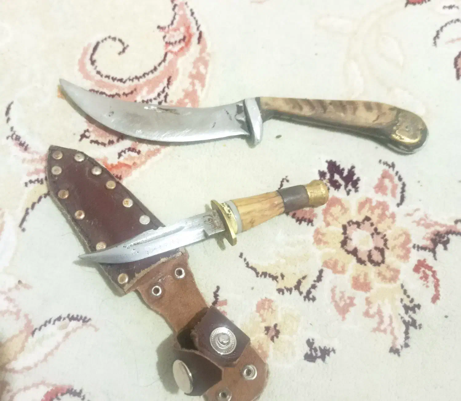 چاقوکلکسیونی|کلکسیون اشیاء عتیقه|کوهدشت, |دیوار