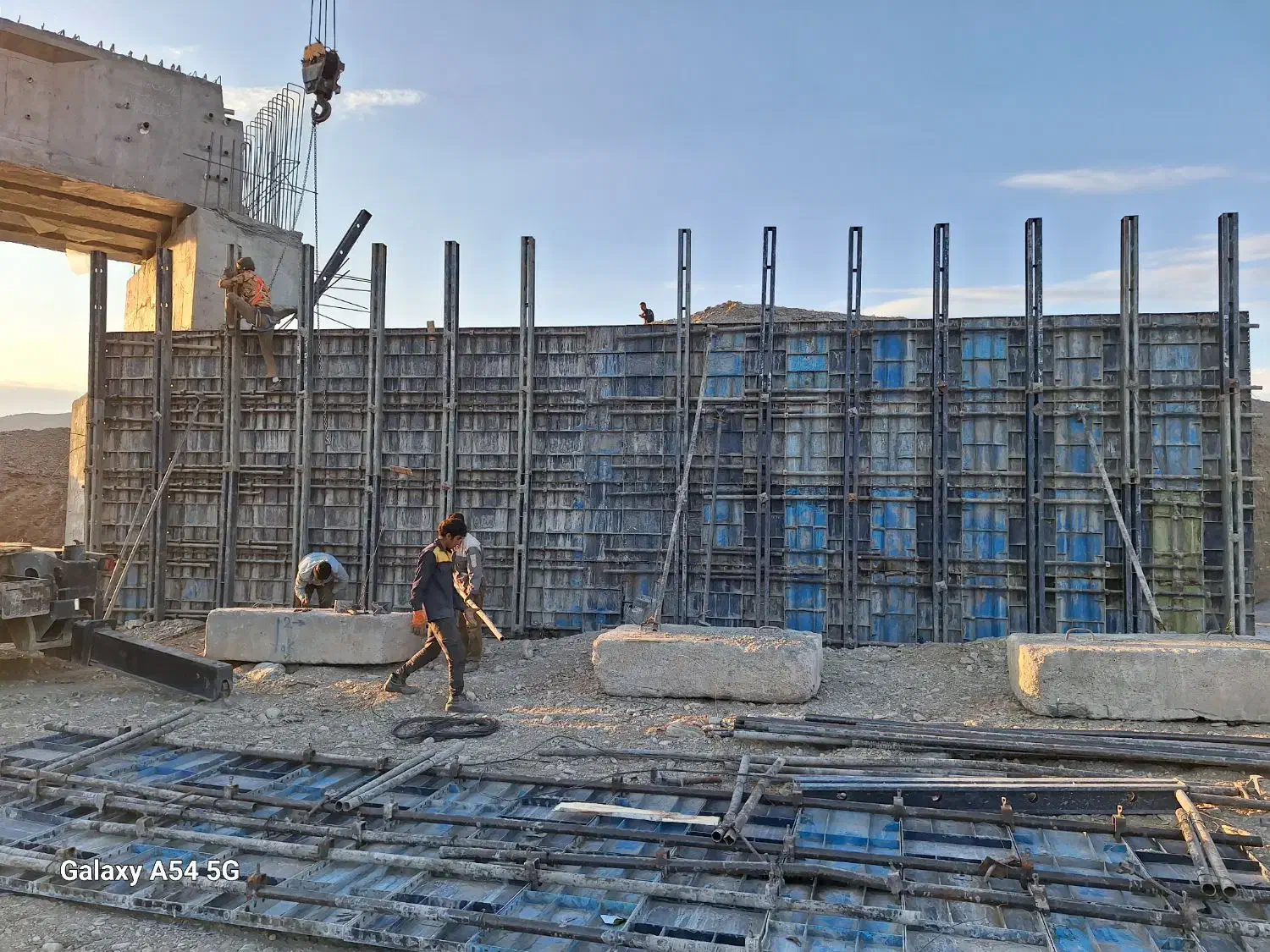 سلام نیازمند نیرو قالب وارماتور|استخدام معماری، عمران و ساختمانی|تهران, امیریه|دیوار