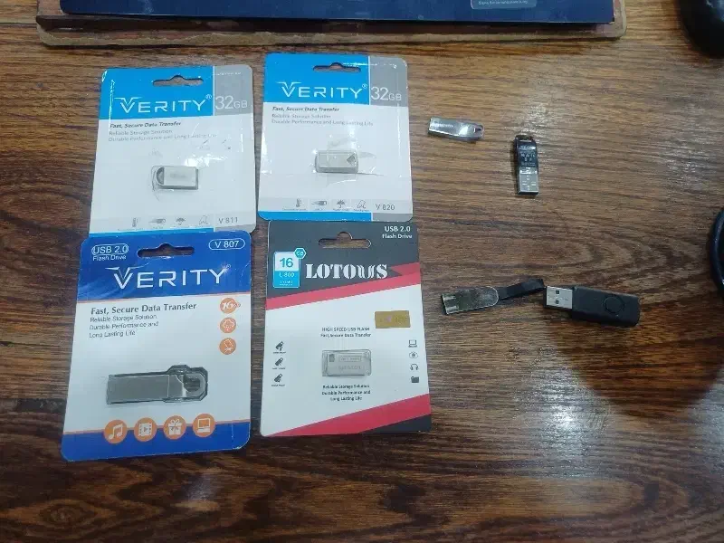 تعدادی فلش|قطعات و لوازم جانبی رایانه|اندیشه, اندیشه فاز ۴|دیوار