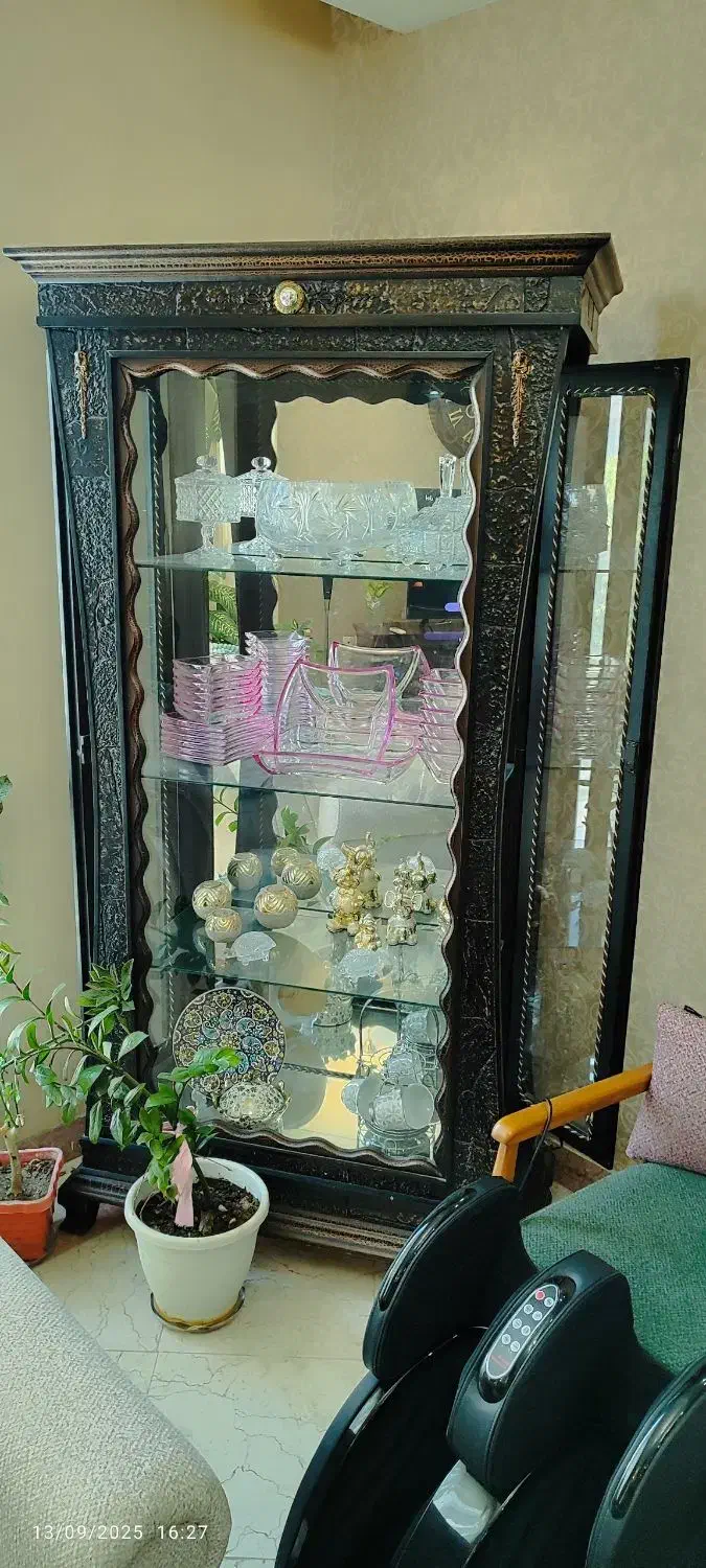 بوفه بسیار تمیز و شیک|بوفه، ویترین، کنسول|بوشهر, |دیوار