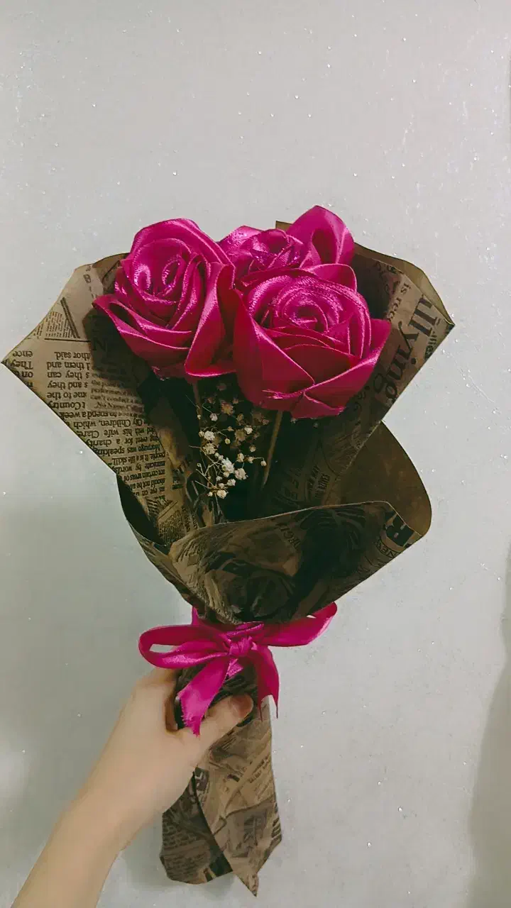 گل.|گل مصنوعی|رشت, کوی امام رضا|دیوار