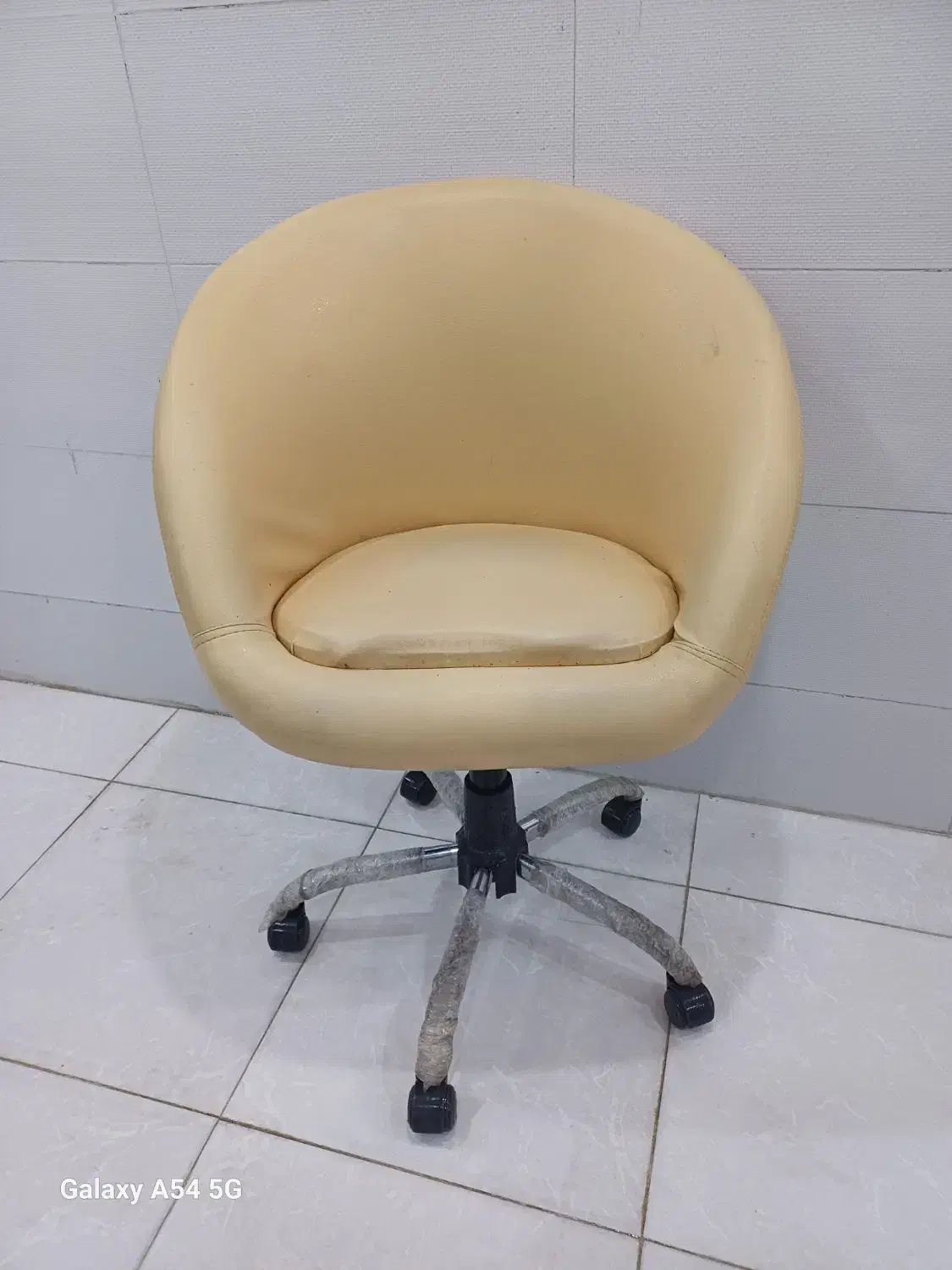 وسایل آرایشگاه|آرایشگاه و سالنهای زیبایی|سنندج, |دیوار