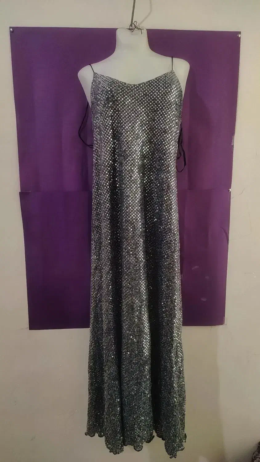 تعدادی لباس در حد نو|لباس|رضویه, |دیوار