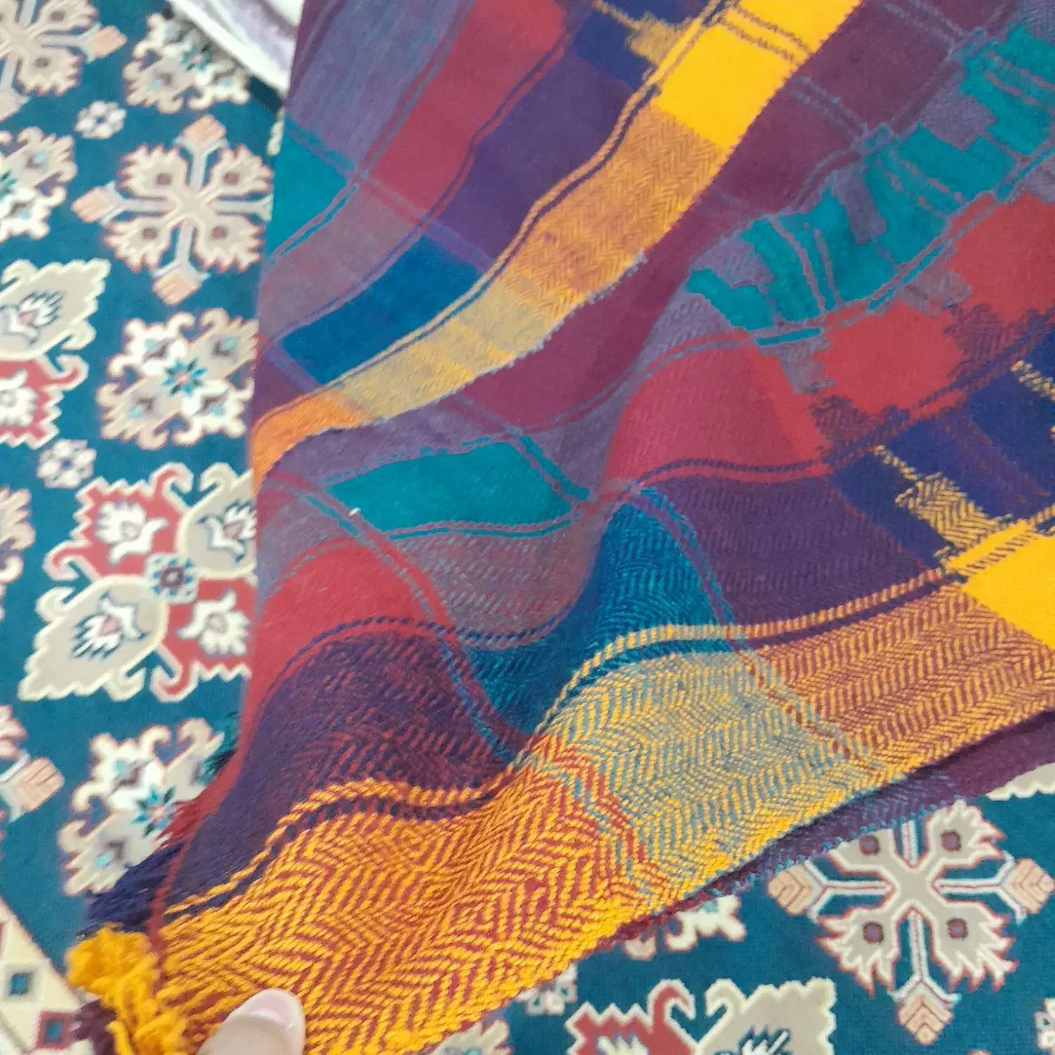 جاجیم دستبات ۲در۲|گلیم، جاجیم، گبه|ایلام, |دیوار