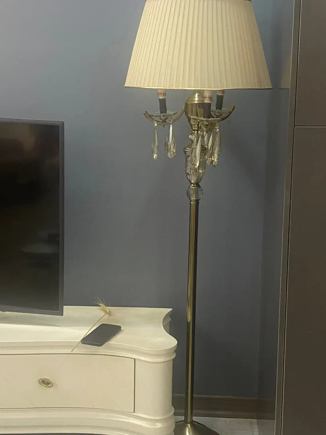 آباژور|چراغ خواب و آباژور|تهران, نیروی هوایی (پیروزی)|دیوار