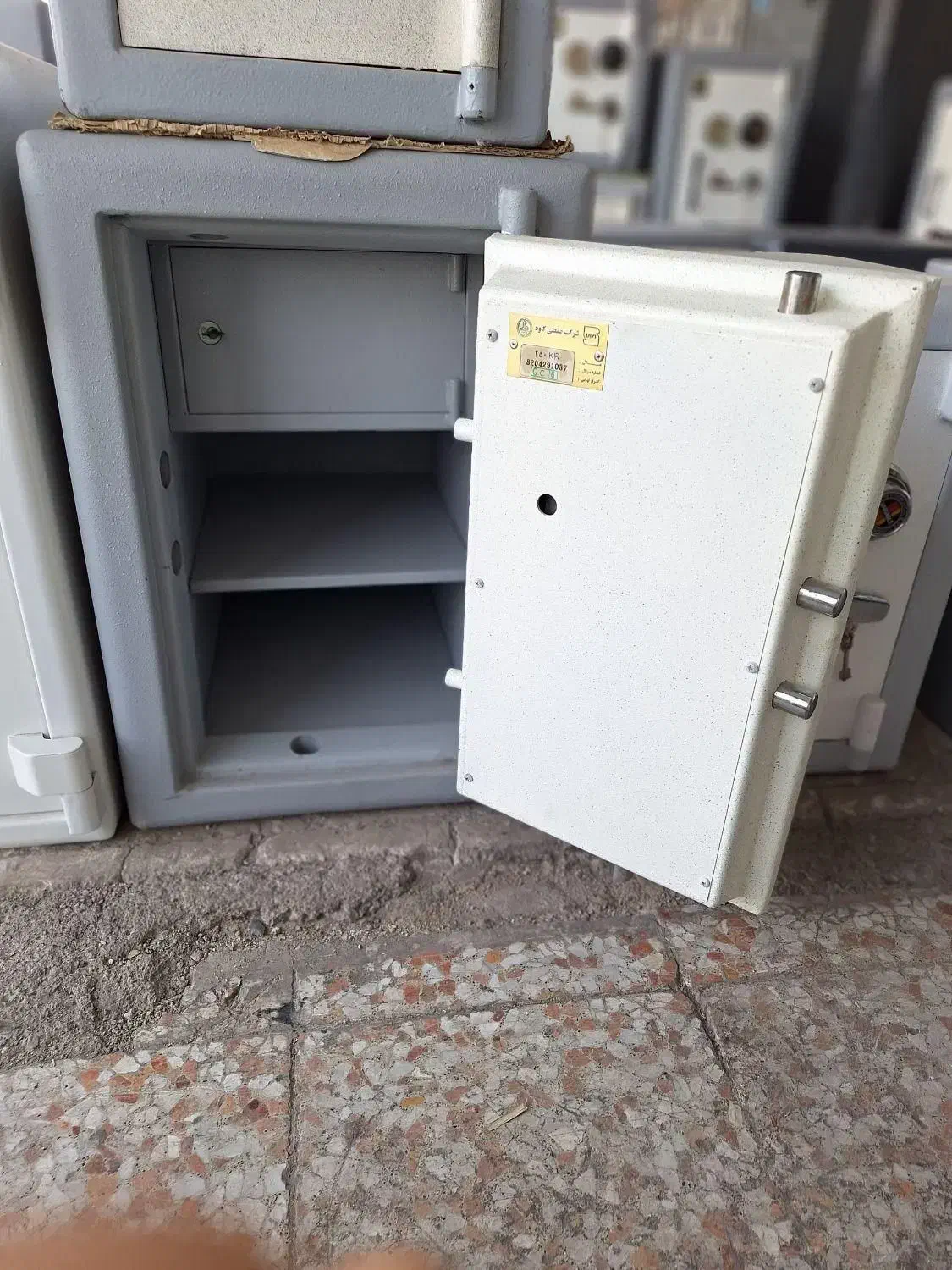 گاوصندوق مدل 350kr خونگی سنگین فول امنیت گاو صندوق|ابزارآلات|ارومیه, |دیوار