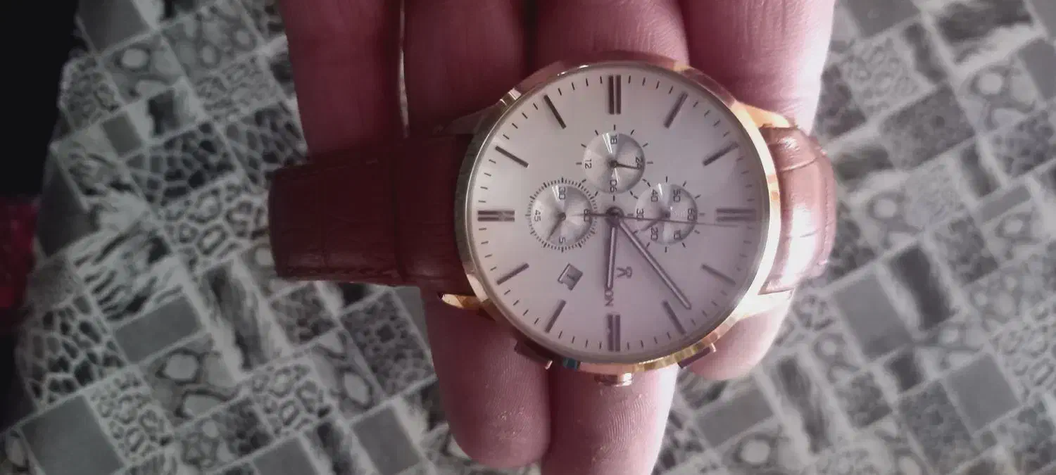 ساعت رومنسون|ساعت|خسروشاه, |دیوار