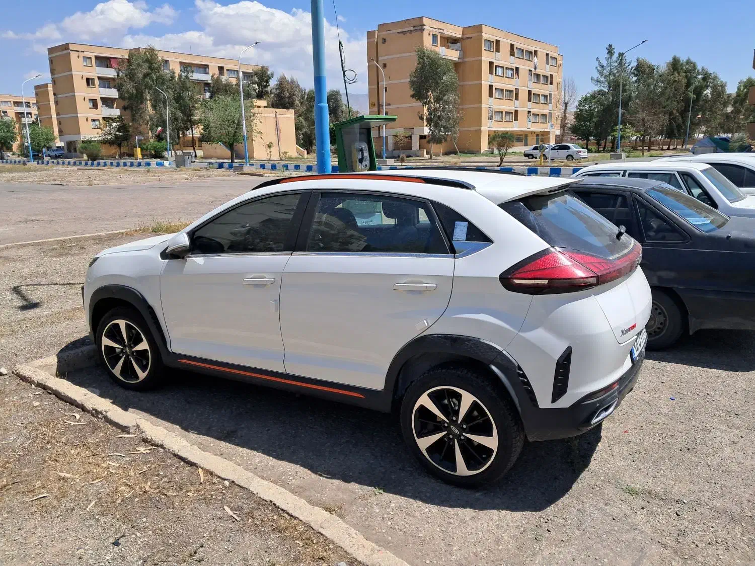 ایکس کراس 33 دنده رنگ سفید فوری|خودرو سواری و وانت|تهران, قصر فیروزه ۲|دیوار