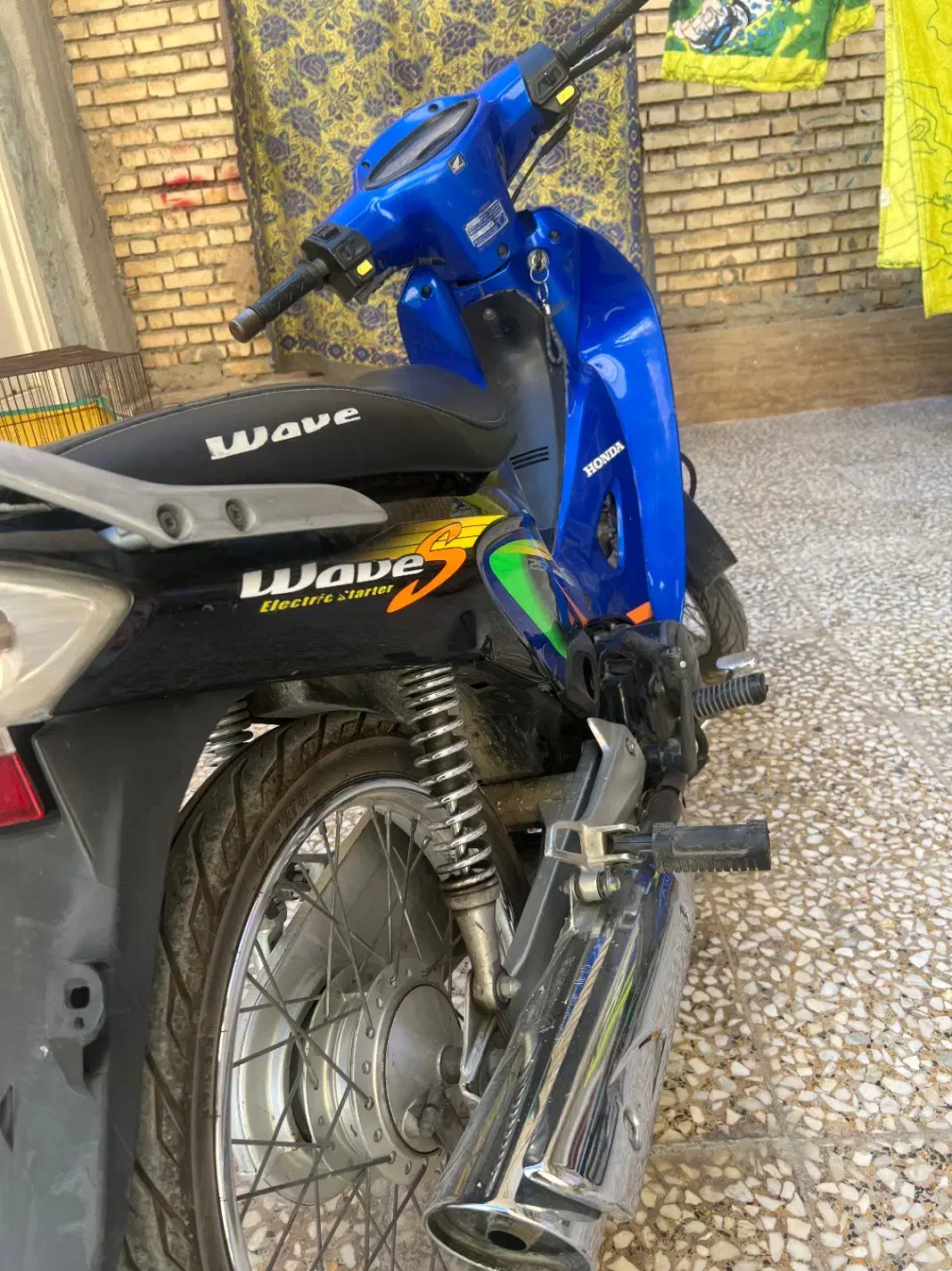 موتور ویو|موتورسیکلت|دیلم, |دیوار