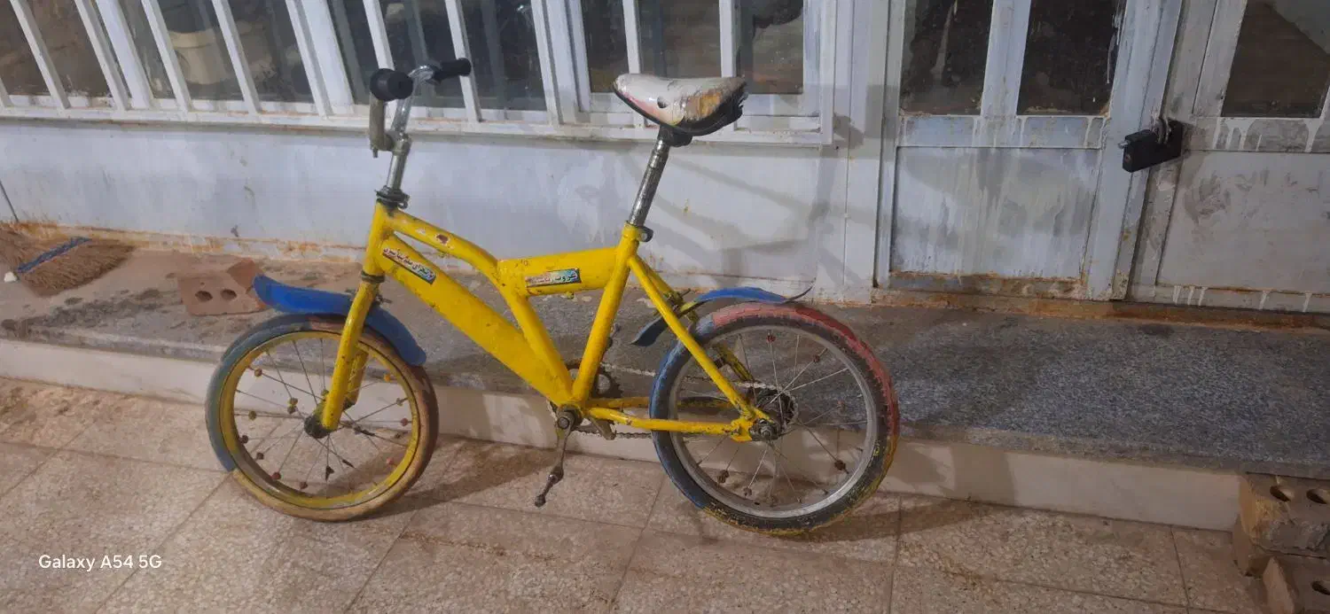 دوچرخه 16|دوچرخه، اسکیت، اسکوتر|تربت جام, باغ سنگان سفلی|دیوار