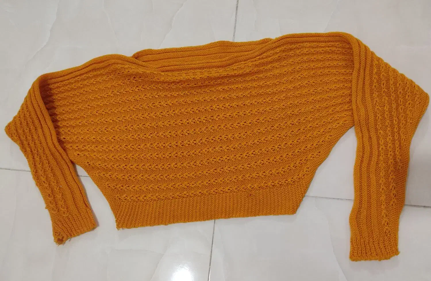 تعدادی لباس مجلسی و شومیز|لباس|میانه, |دیوار