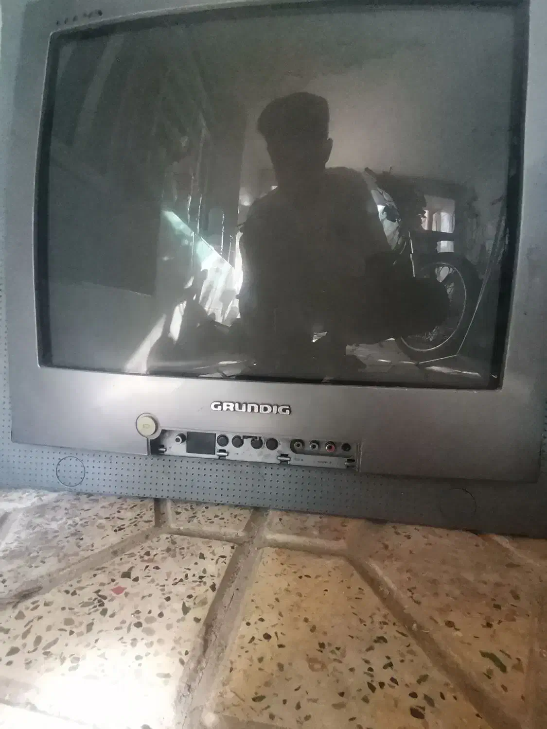 تلویزیون 21سالم سالم|تلویزیون و پروژکتور|شیراز, شهرک سعدی|دیوار