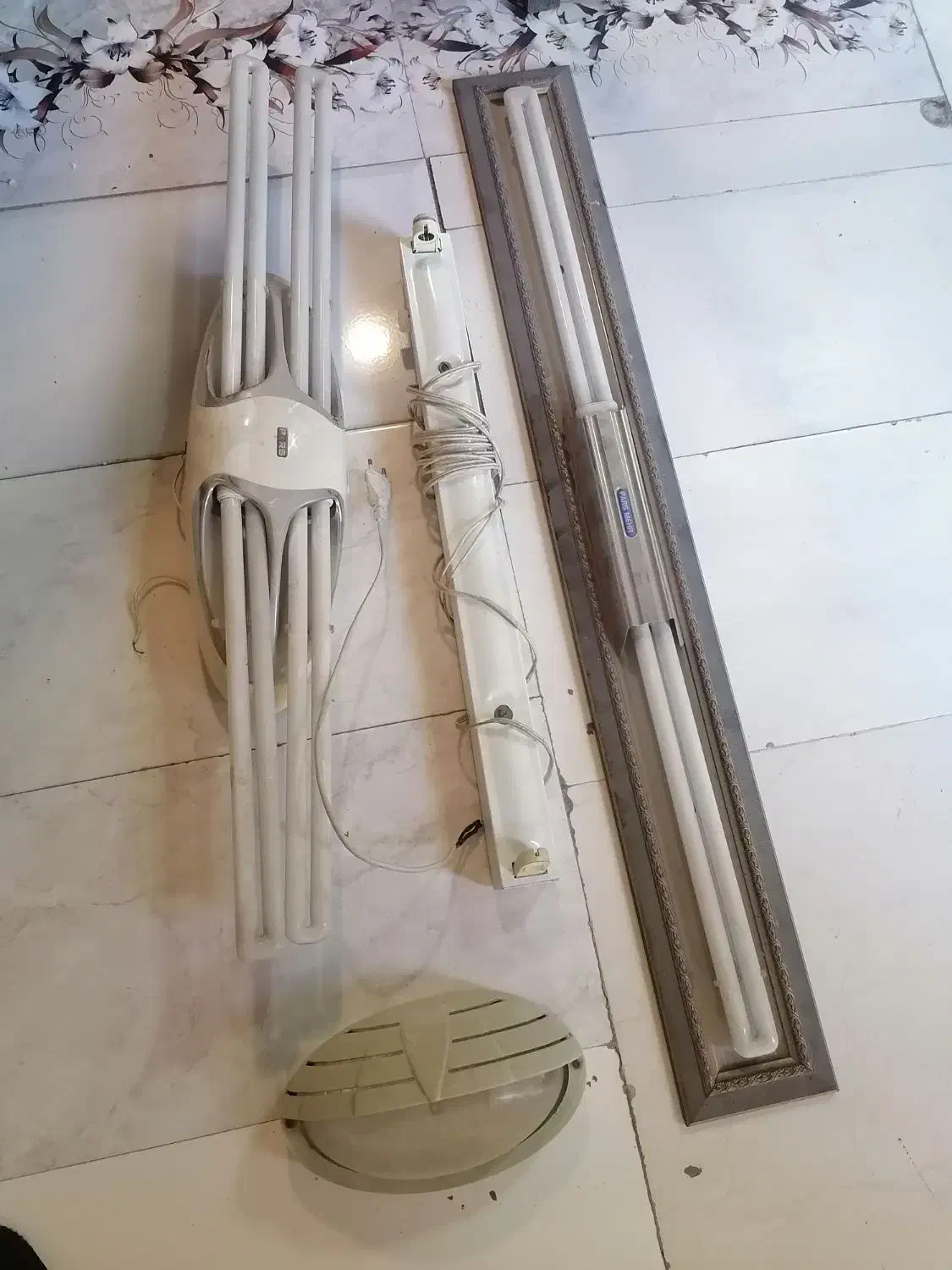 لامپ مهتابی|لامپ و چراغ|کرج, برغان|دیوار