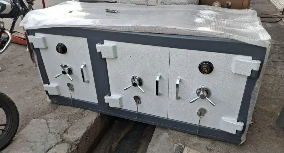 گاوصندوق نقره دلار شمش طلا صرافی زرگری نظامی بسیج|ابزارآلات|رشت, گلسار|دیوار