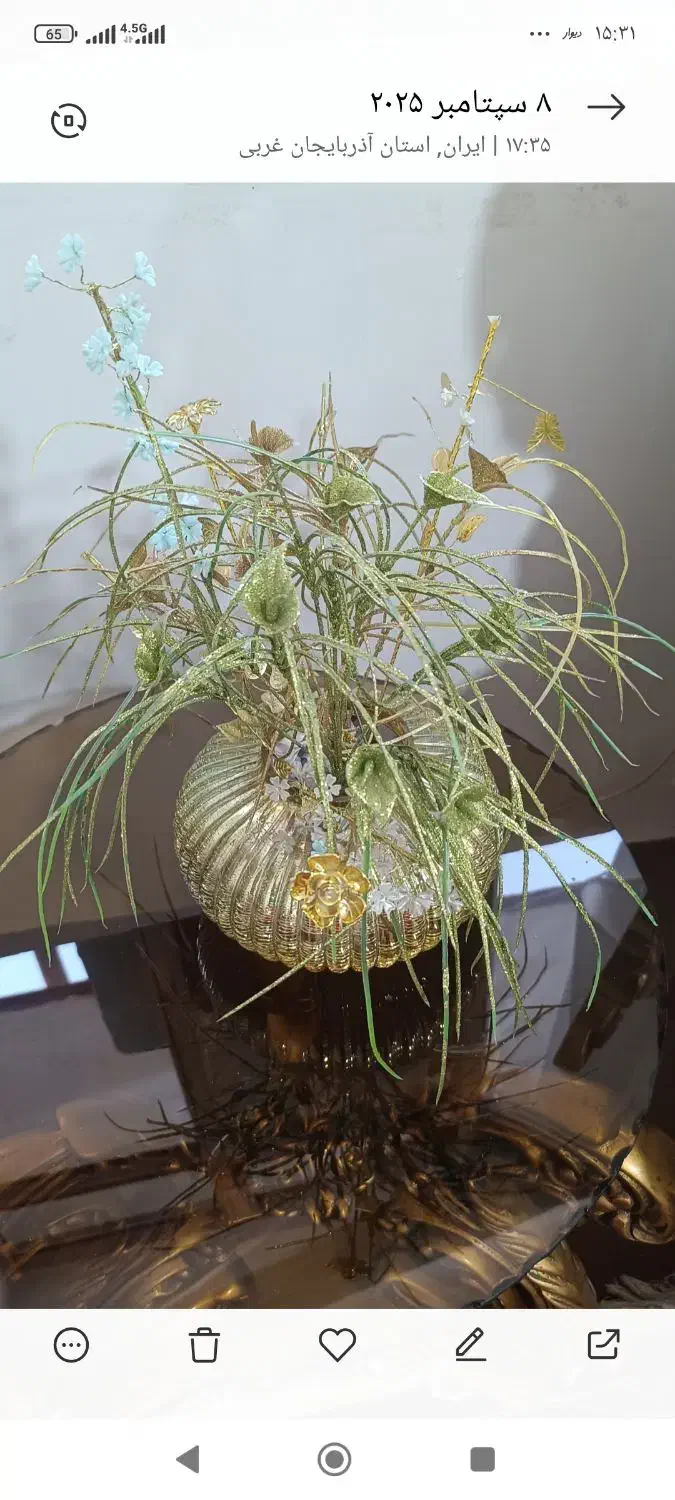 گلدان شیشه‌ای با گل|گل مصنوعی|بوکان, |دیوار