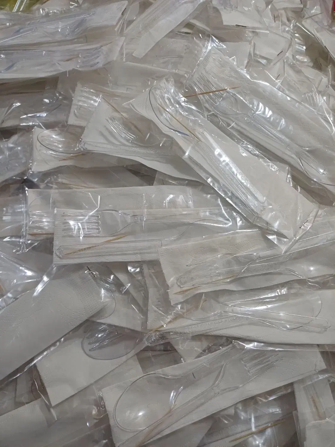 قاشق چنگال|ظروف نگهدارنده، پلاستیکی، یکبارمصرف|باغ ملک, |دیوار