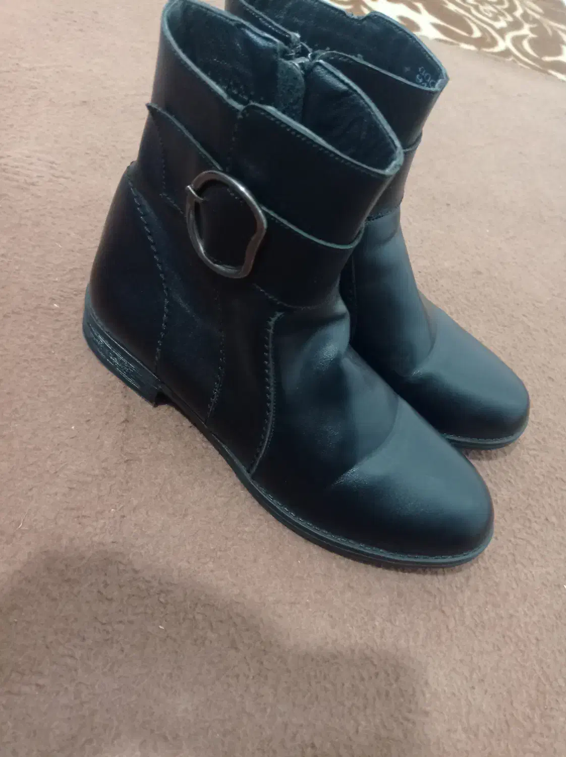 پوتینزنانهدرحدنوعخیلیتمیزهفقطچندبارپوشیدهشده|کیف، کفش، کمربند|میانه, |دیوار