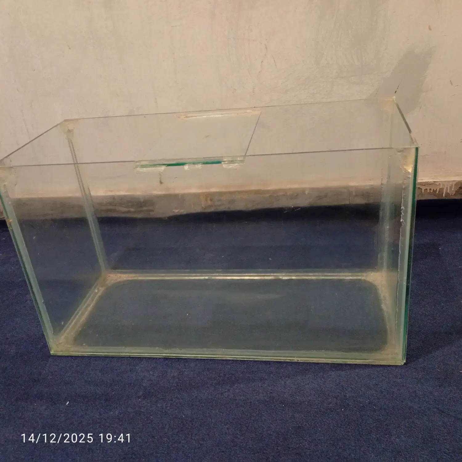 یک عدد آکواریوم شیشه‌ای|ماهی|ملایر, |دیوار