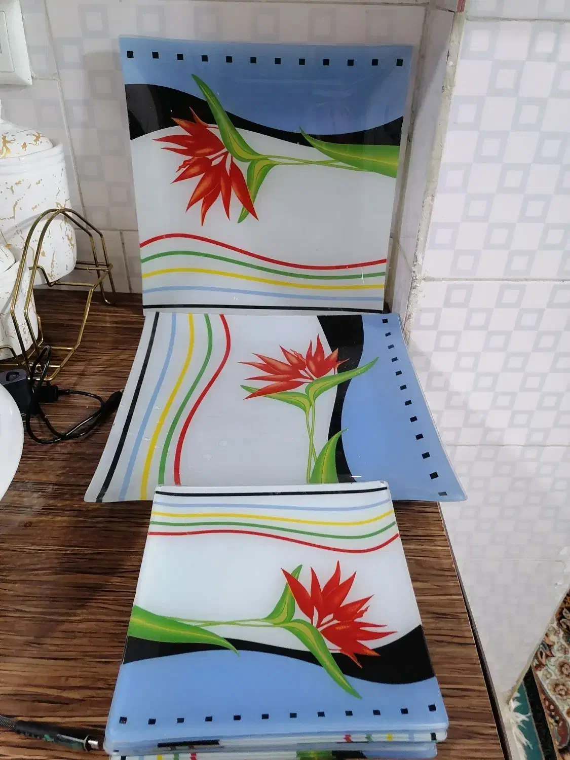 جامیوه بزرگ و ومیوه خوری کوچک ۳۰۰تومن|ظروف سرو و پذیرایی|دزفول, |دیوار