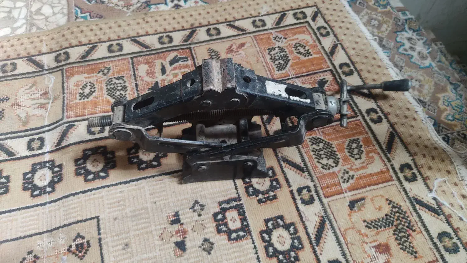 تعدادی لوازم خودرو نو و دست دوم|قطعات یدکی و لوازم جانبی|نجف‌آباد, مجاهد شمالی|دیوار