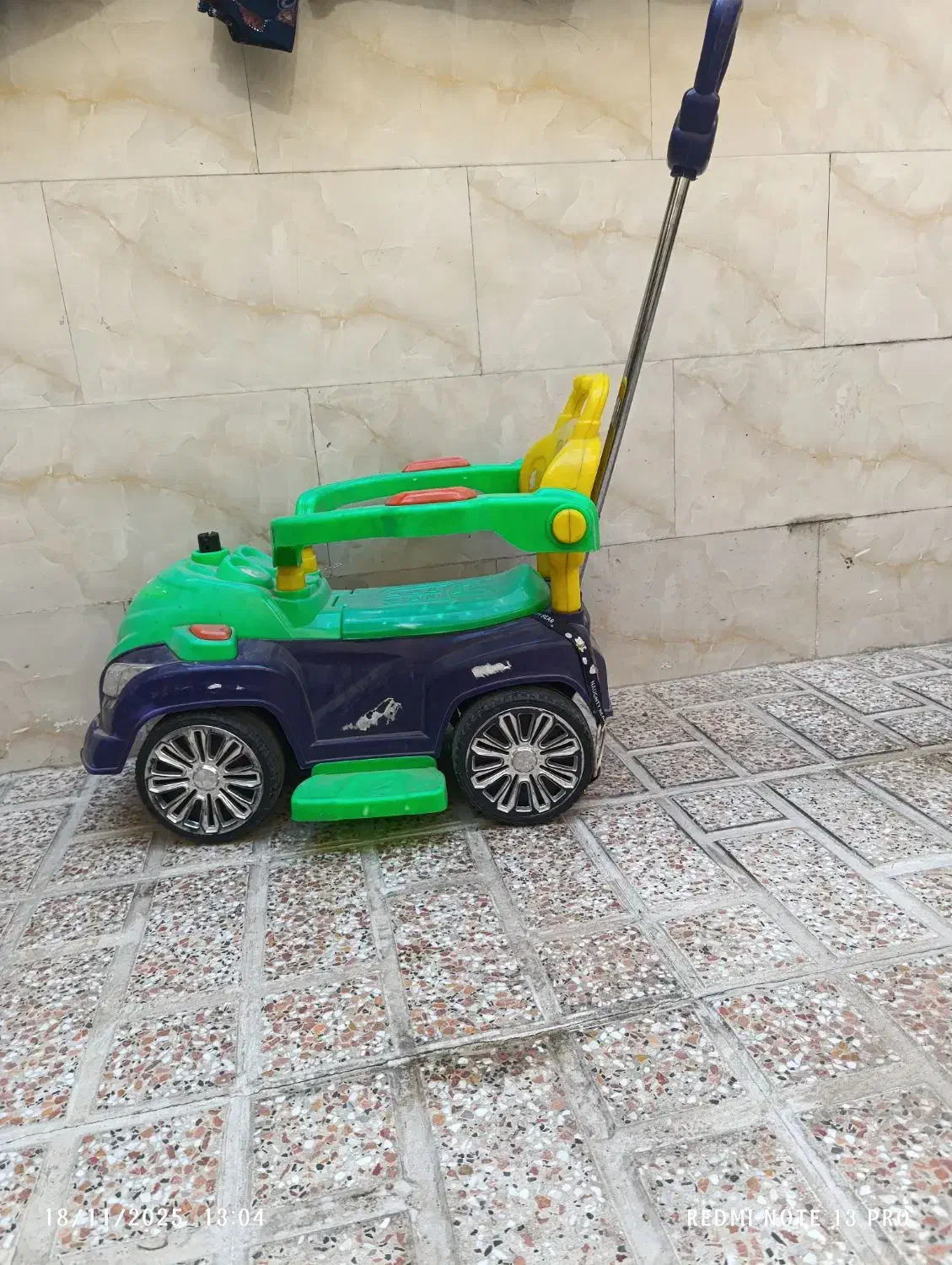 ماشین بچه فقط ۳۰۰|اسباب‌بازی بچه|اسلام‌شهر, شهرک سالور|دیوار