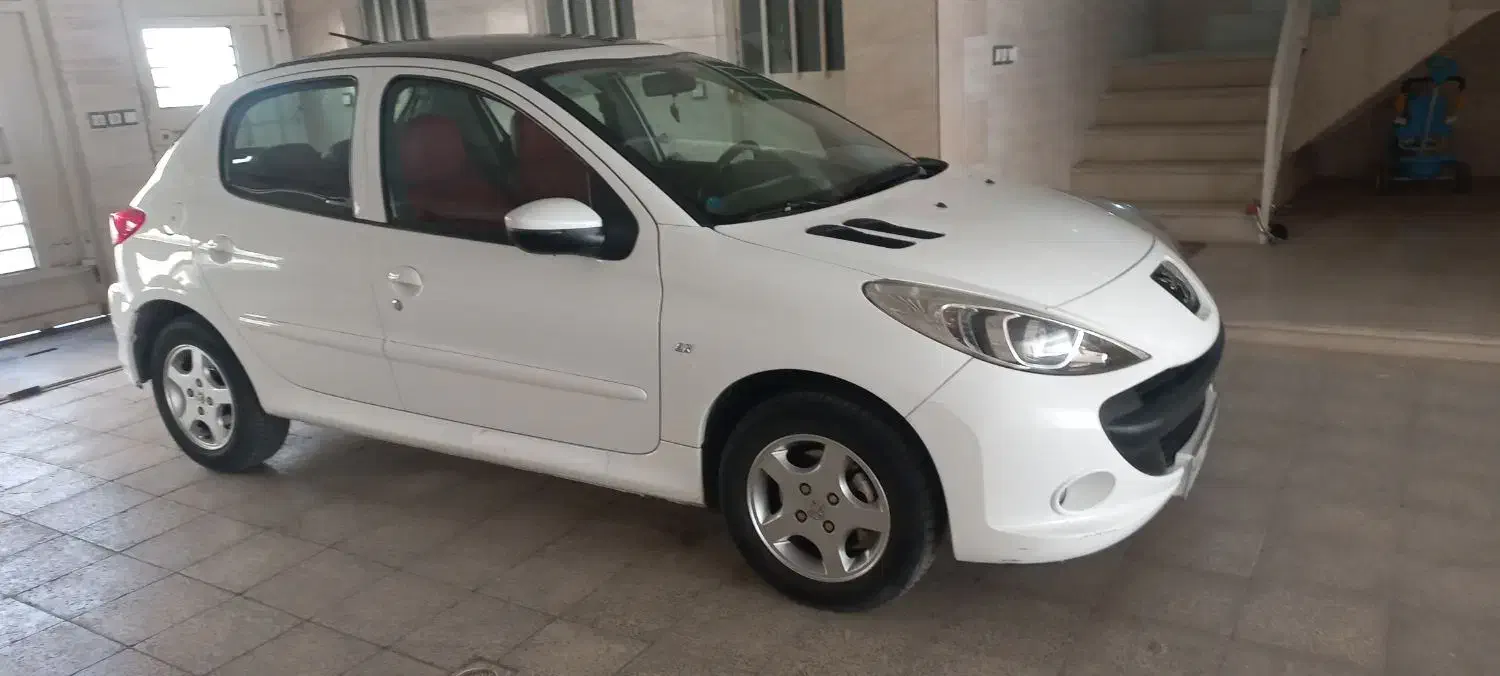 ۲۰۷.پاناروما|خودرو سواری و وانت|قزوین, |دیوار