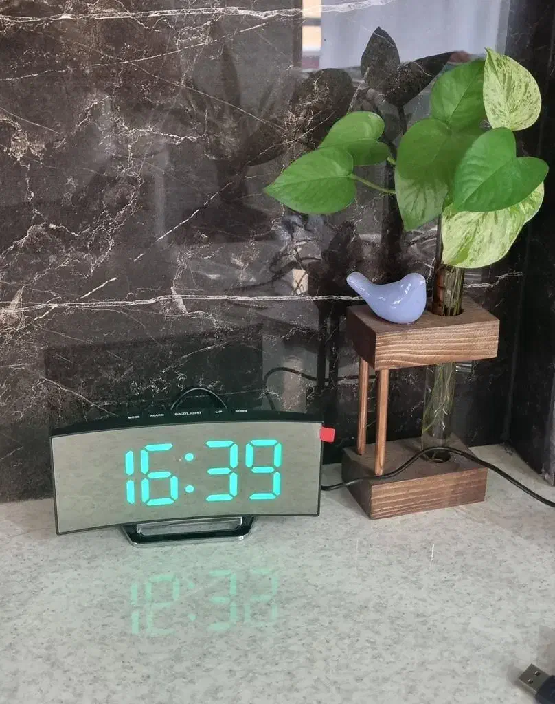 ساعت رومیزی بسیار زیبا و مدرن|ساعت دیواری و تزئینی|تهران, نیروی هوایی (پیروزی)|دیوار