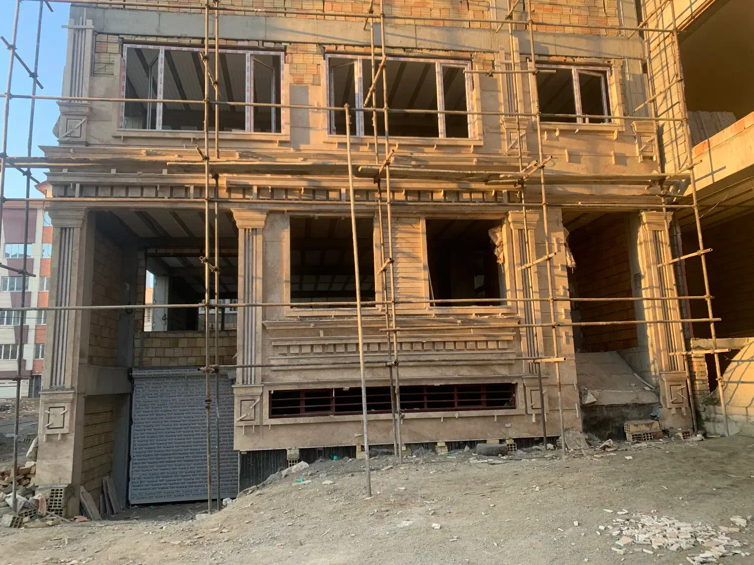 سنگکاری نما رومی و مدرن|خدمات پیشه و مهارت|ارومیه, |دیوار