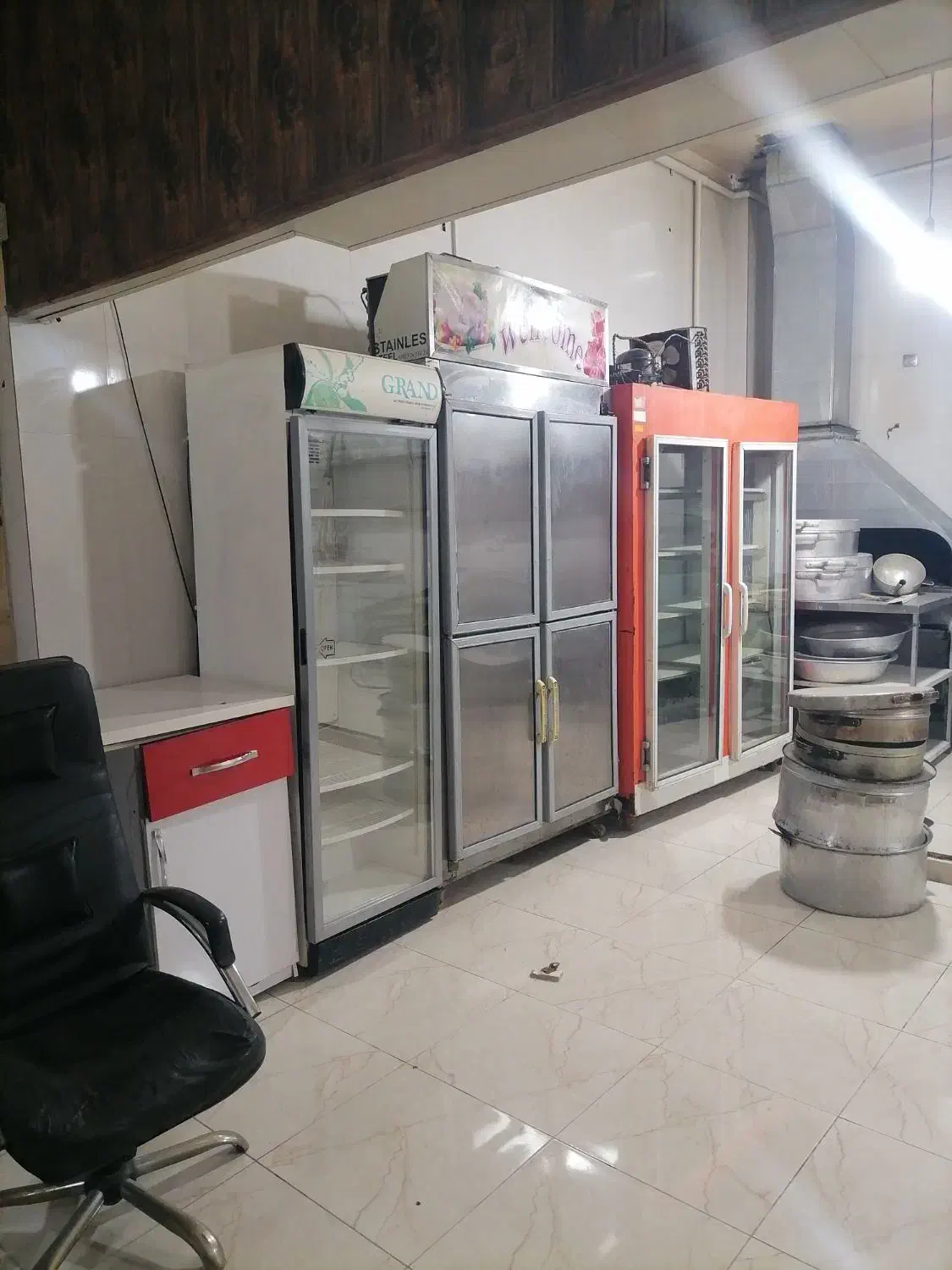 رهن و اجاره کترینگ و تهیه غذا هخامنش فولادشهر|اجارهٔ مغازه و غرفه|فولادشهر, B8|دیوار
