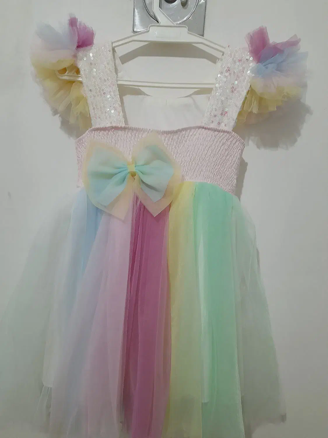 لباس کودک|کفش و لباس بچه|میانه, |دیوار