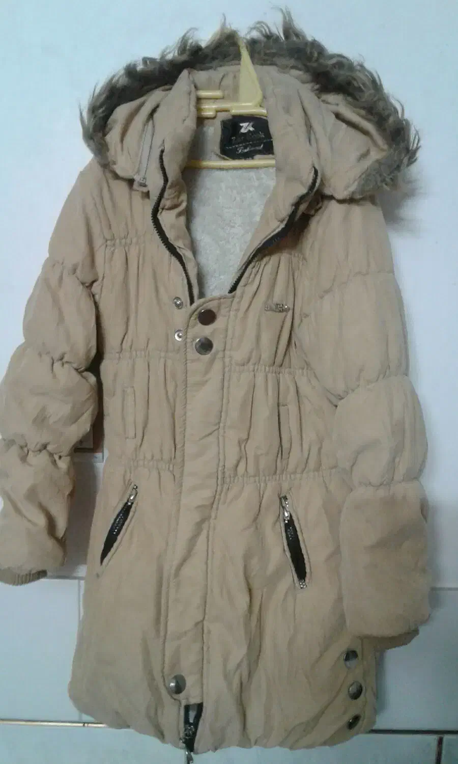 پالتو مانتو|لباس|فلاورجان, |دیوار